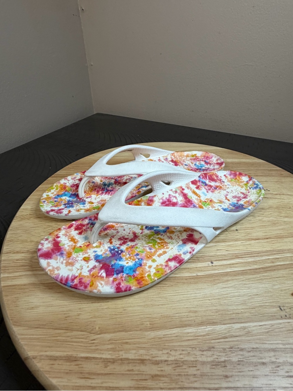 Crocs women’s tie Dye sandals